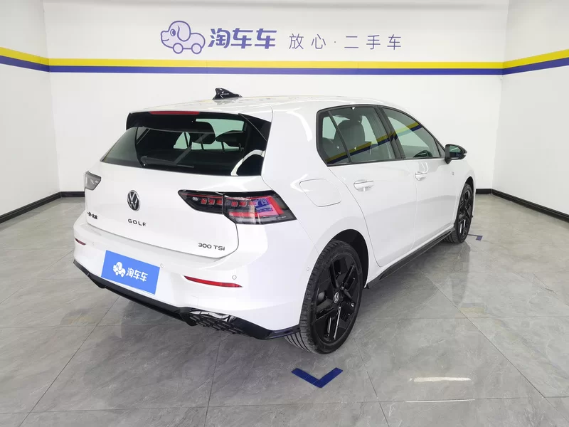 Volkswagen Golf 2024 car image #3