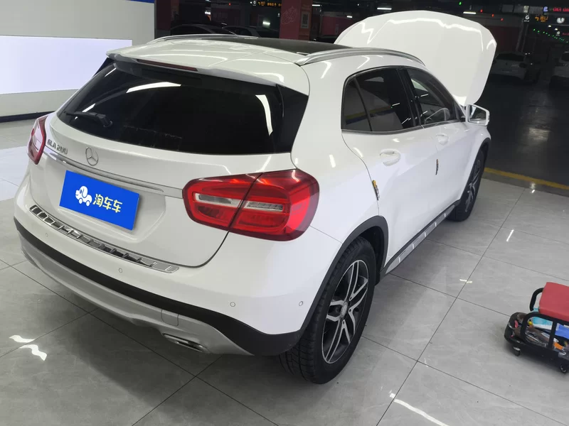 Mercedes-Benz GLA Class 2016 car image #3