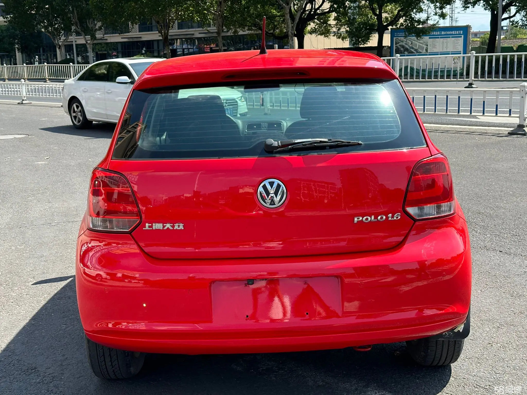 Volkswagen Polo 2012 car image #3