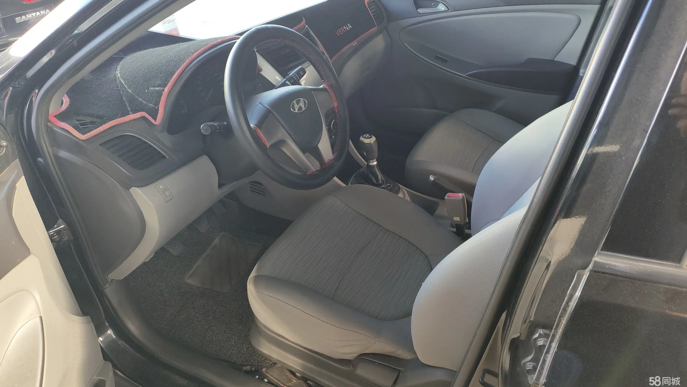 Hyundai Reina Hatchback 2014 immagine di auto #3