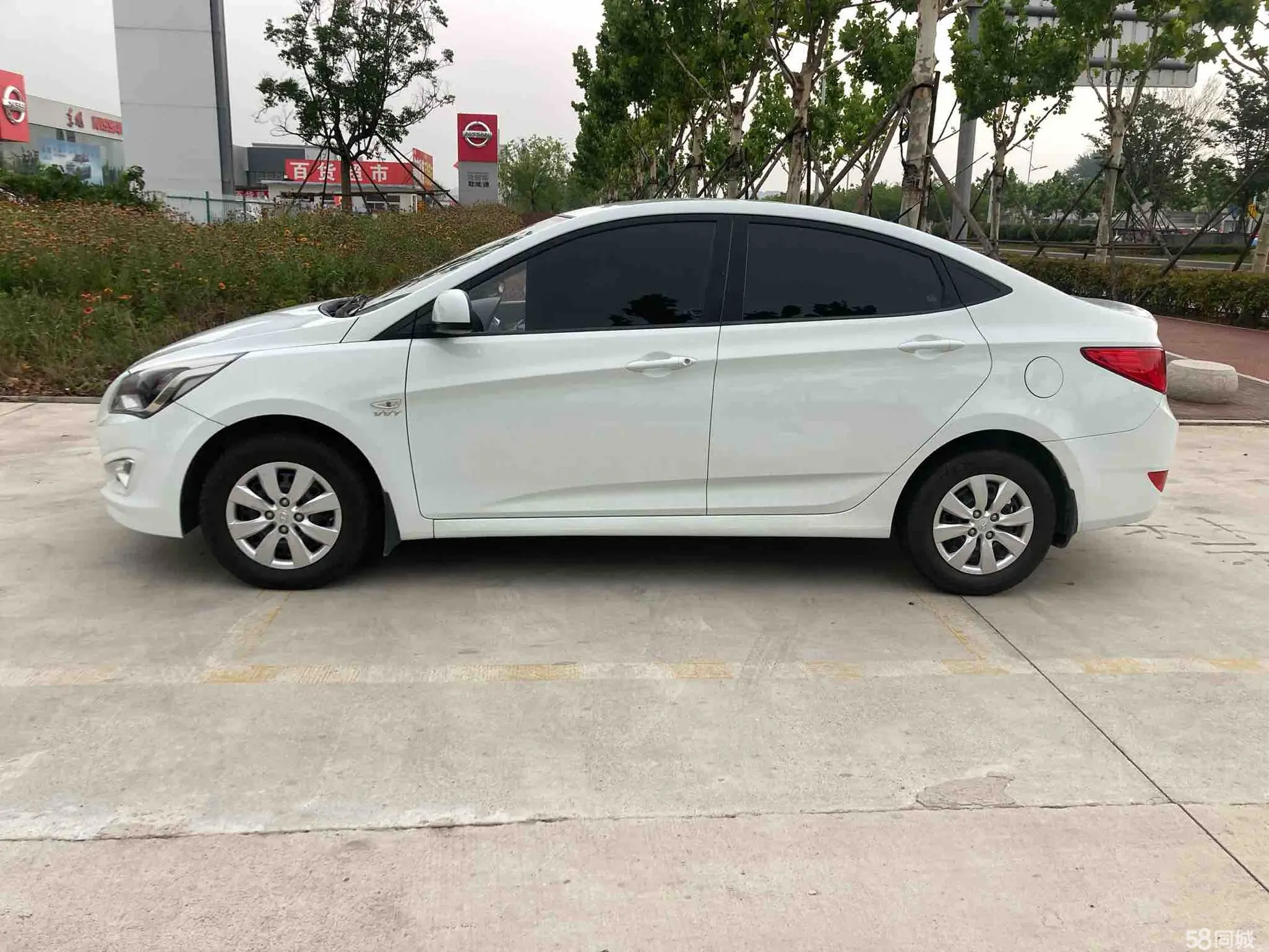 Hyundai Reina 2014 car image #3