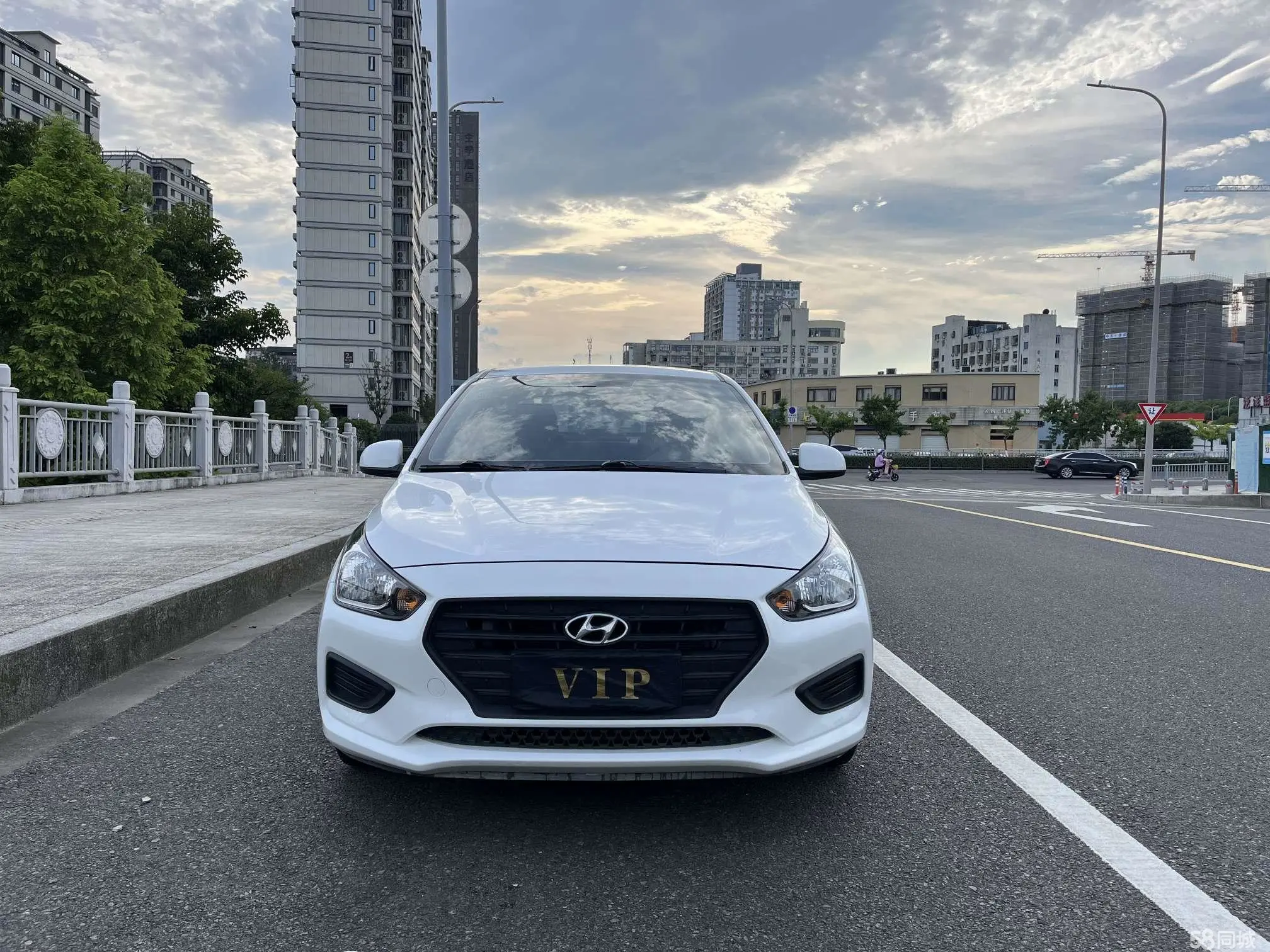 Hyundai Reina 2018 #3 Hyundai Reina 2018 car image #3