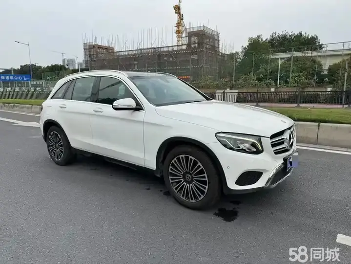 Mercedes-Benz GLC Class 2018 car image #3