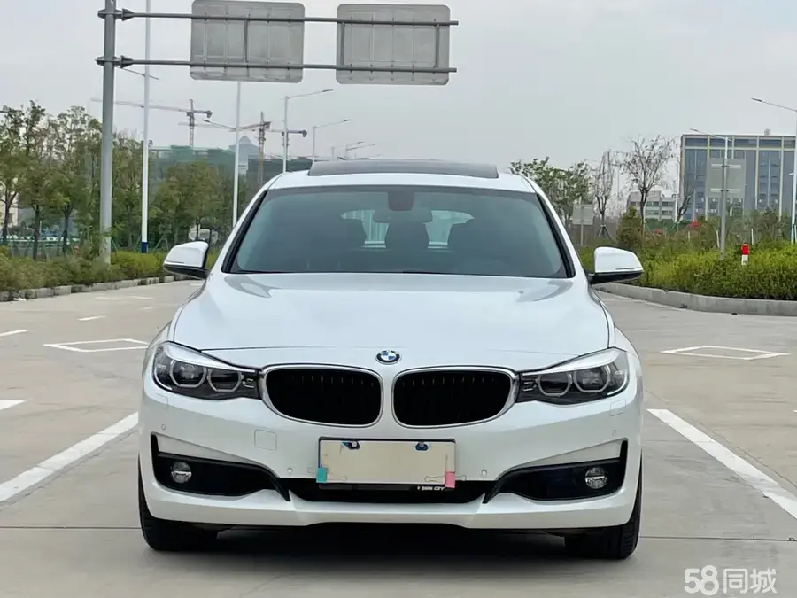 BMW 3 Series GT 2018 immagine di auto #3