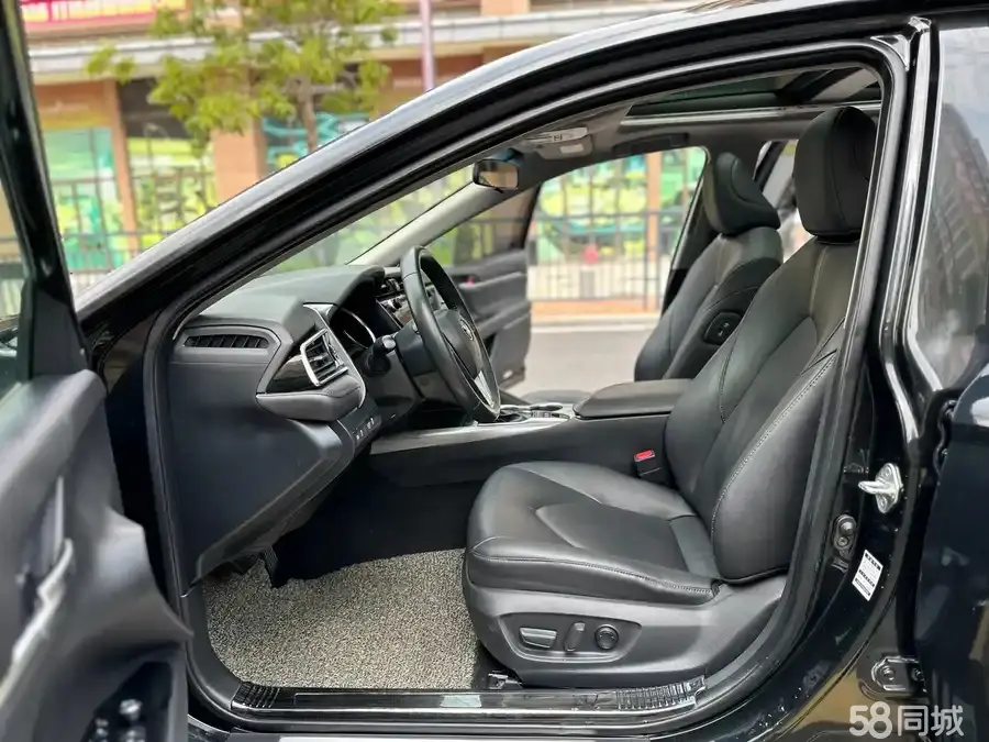 Toyota Camry 2019 car image #3
