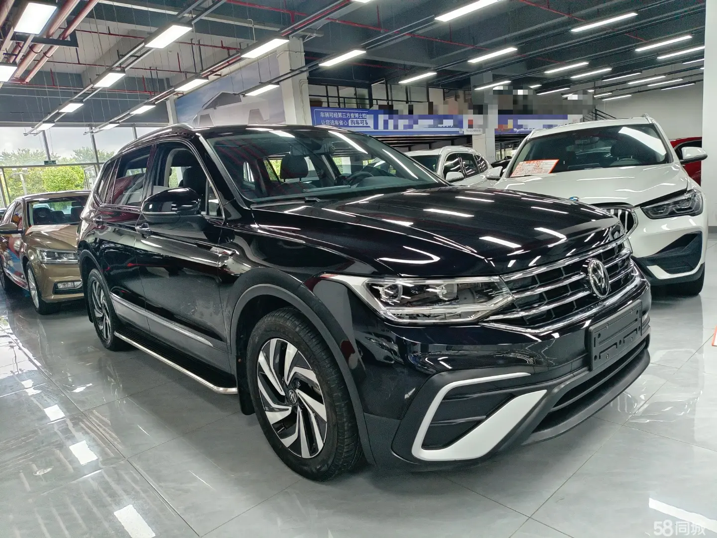 Volkswagen Tiguan L 2022 immagine di auto #3