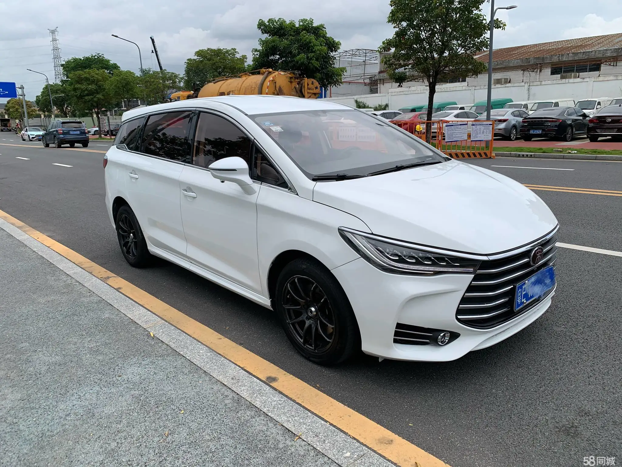BYD Song MAX 2018 car image #3