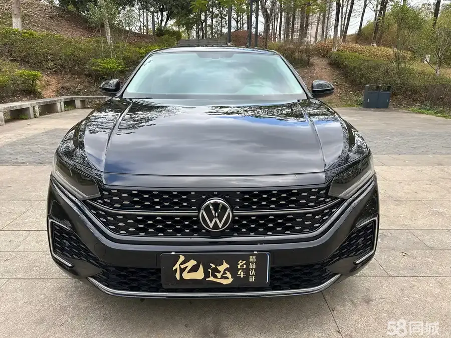 Volkswagen Passat 2021 car image #3