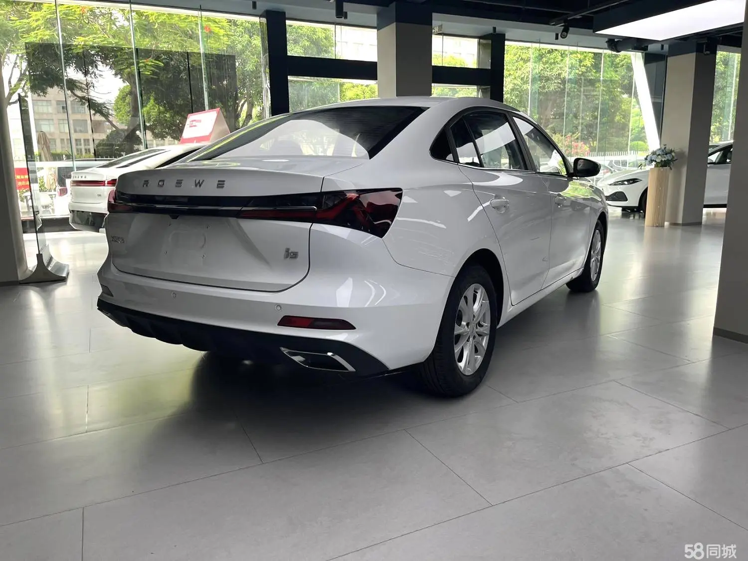 Roewe i5 2025 car image #3