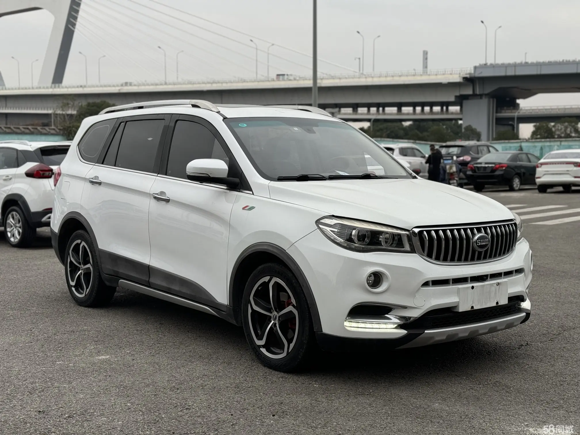 SWM斯威汽车 SWM斯威X7 2018 汽车图片 #3