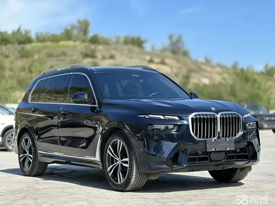 BMW X7 2023 car image #3