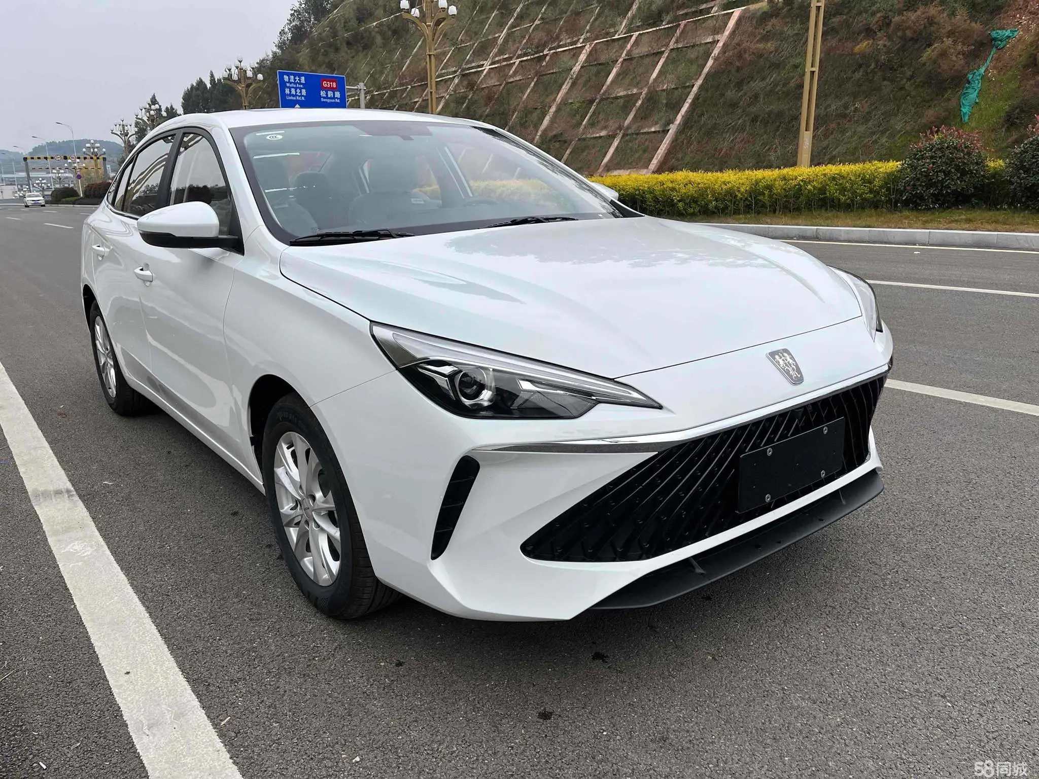 Roewe i5 2025 #3 Roewe i5 2025 car image #3