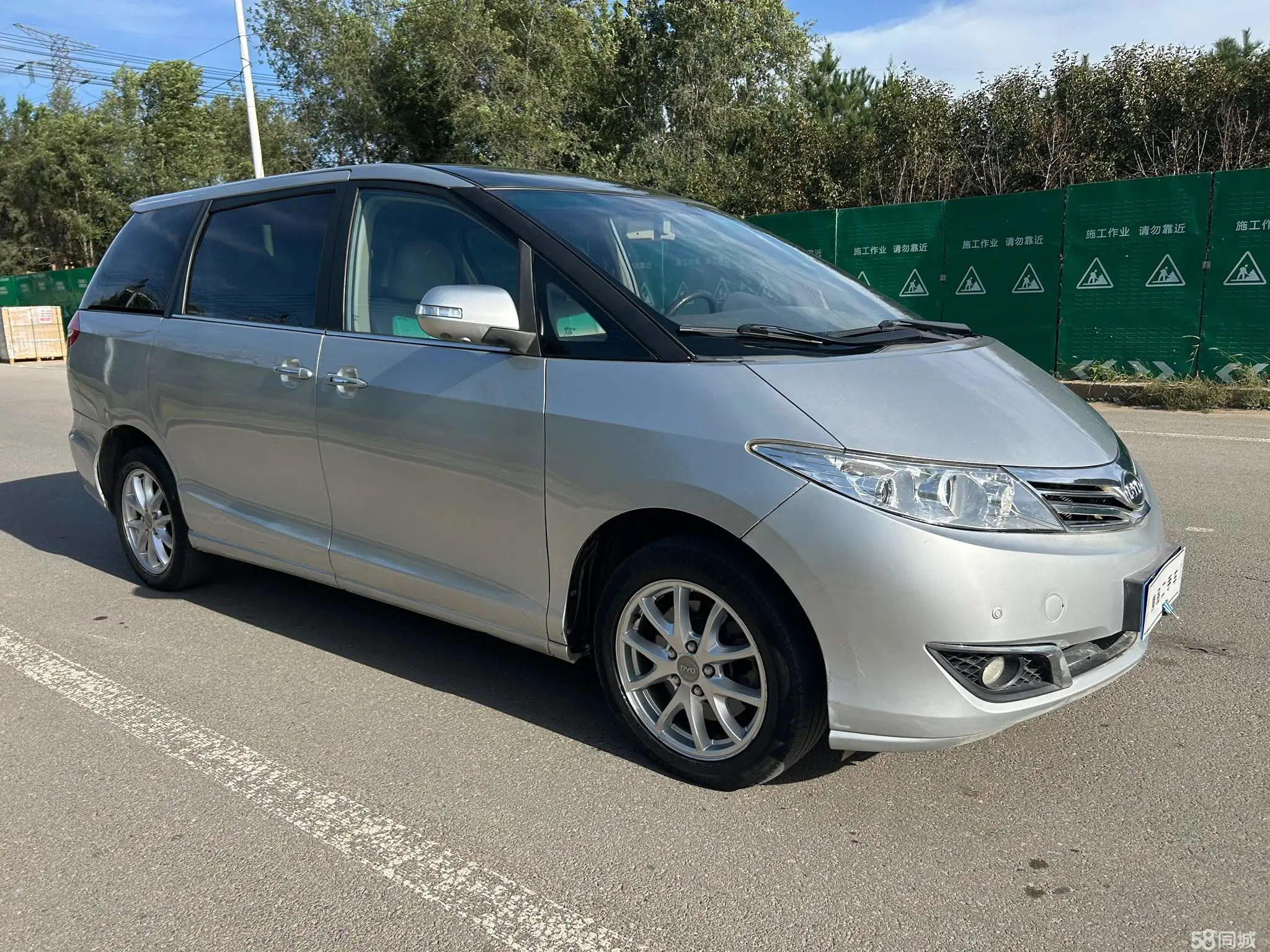 BYD M6 2015 car image #3