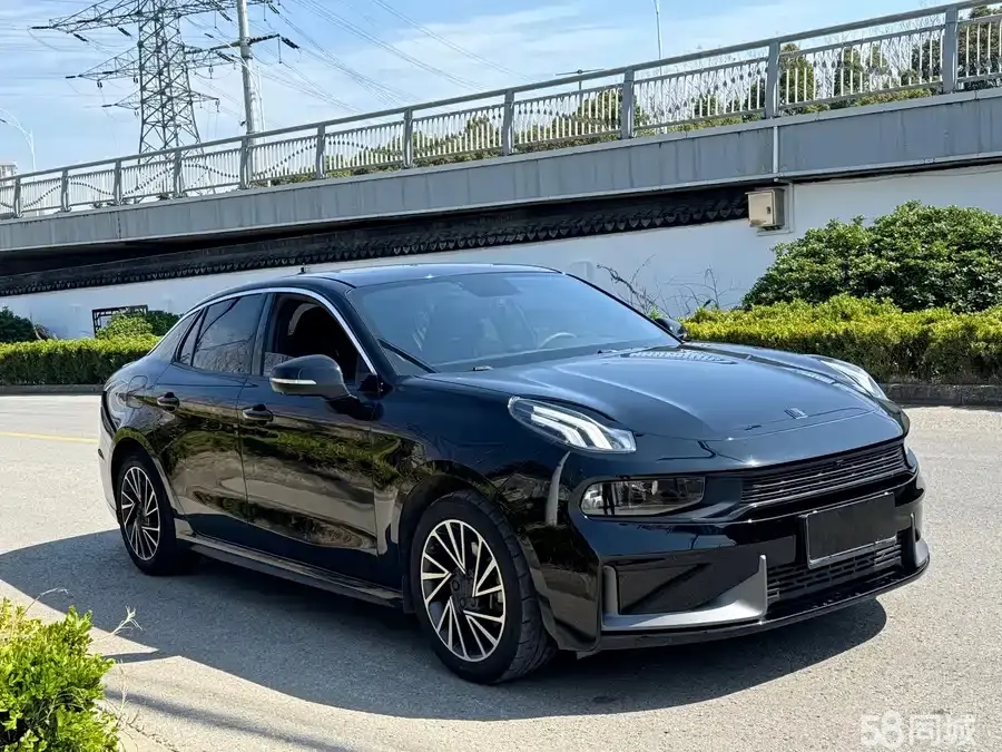 Lynk & Co 03 2019 #3 Lynk & Co 03 2019 car image #3