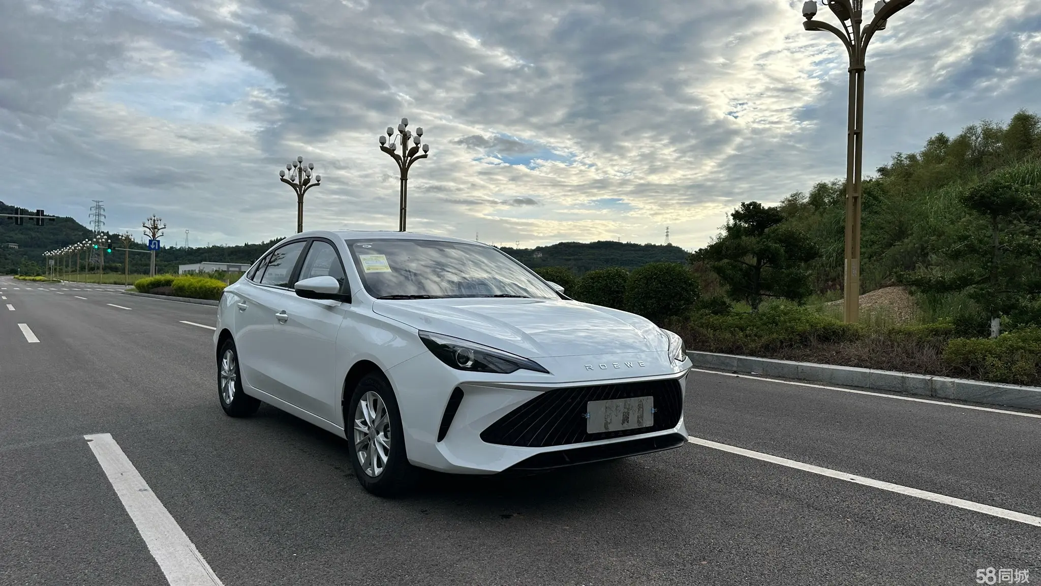 Roewe i5 2025 car image #3