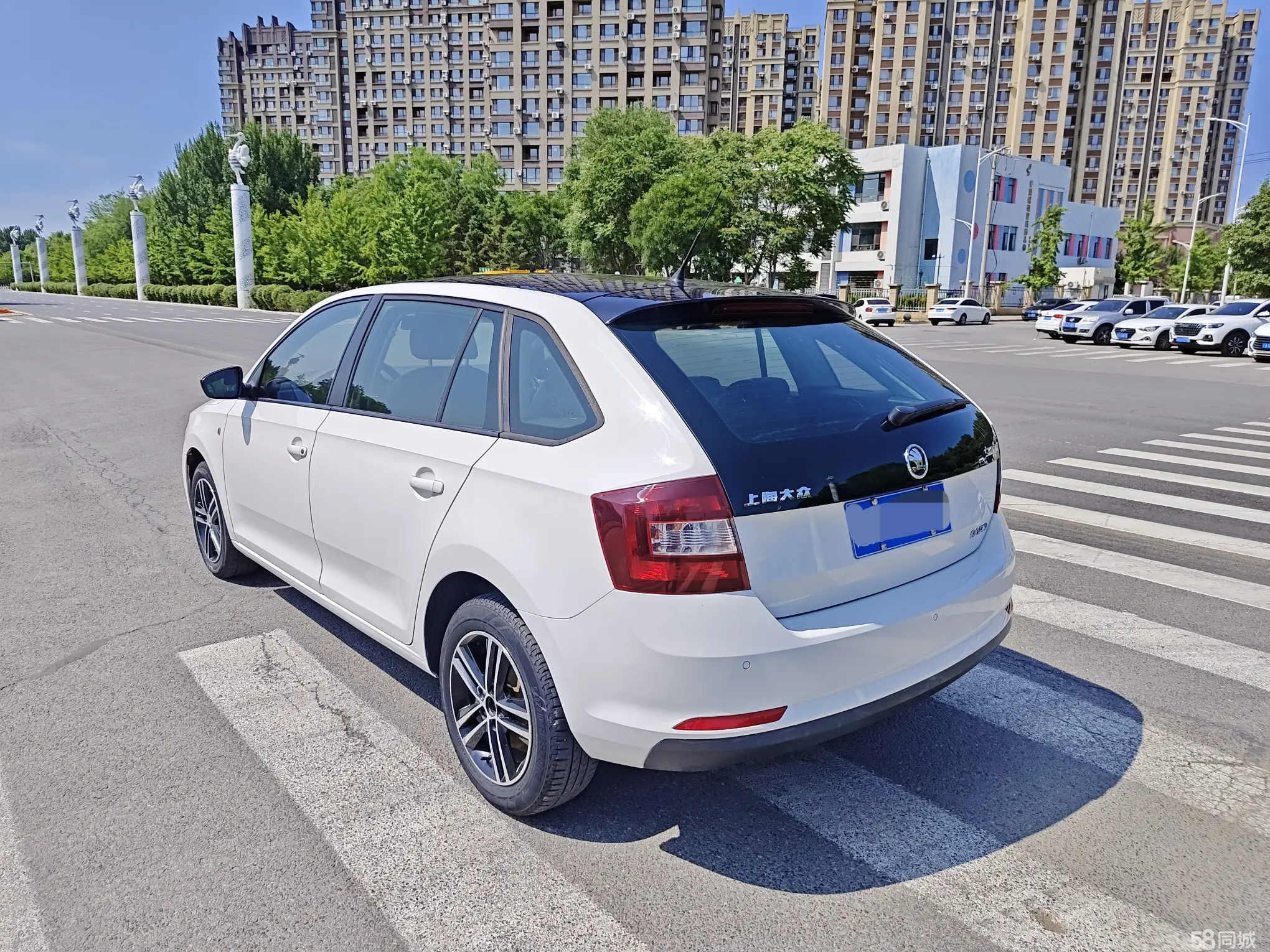 Skoda Rapid Spaceback 2016 car image #3