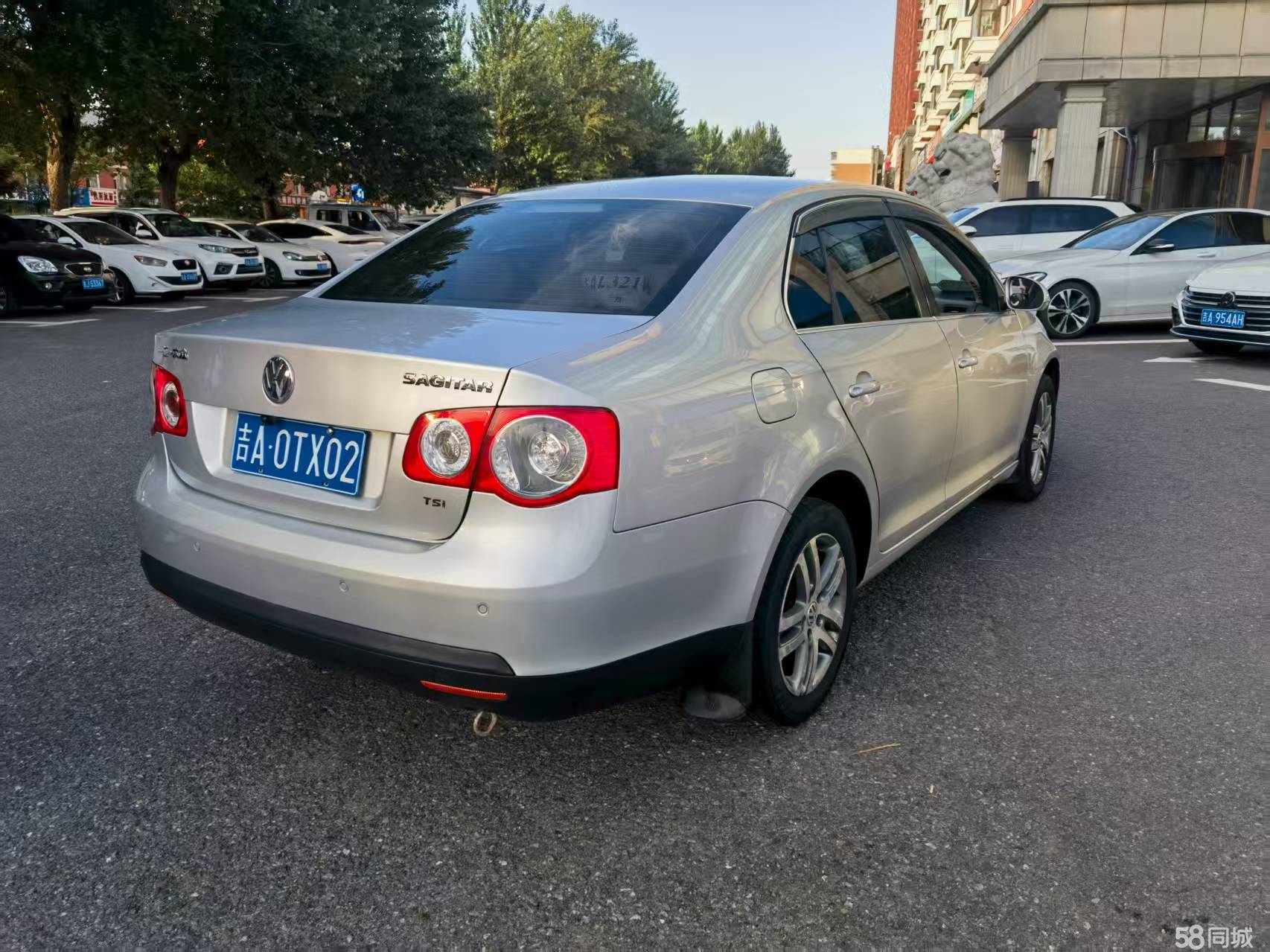 Volkswagen Sagitar 2009 immagine di auto #3