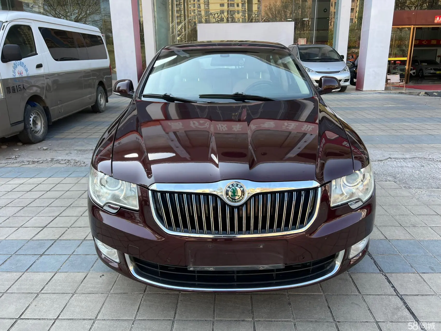 Skoda Superb 2013 car image #3