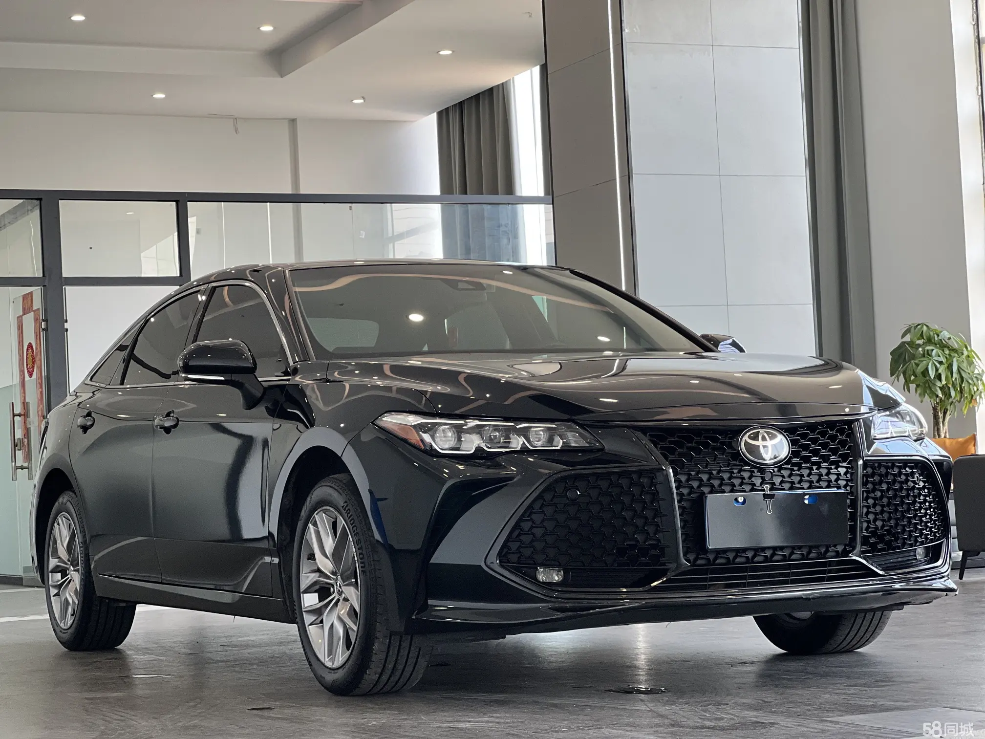 Toyota Avalon 2022 car image #3