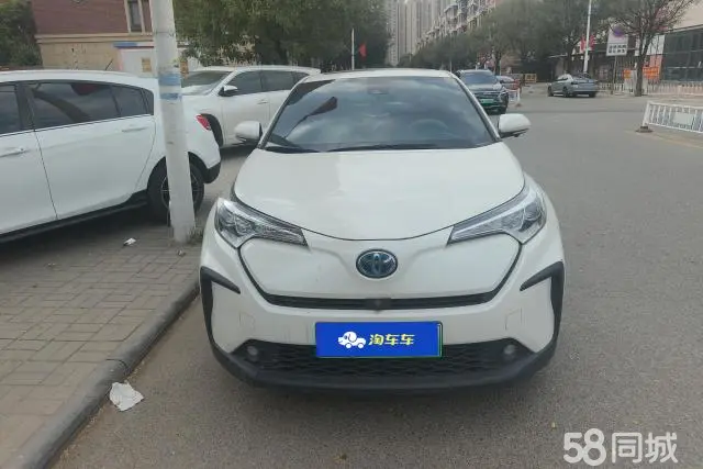 Toyota C-HR EV 2021 immagine di auto #3