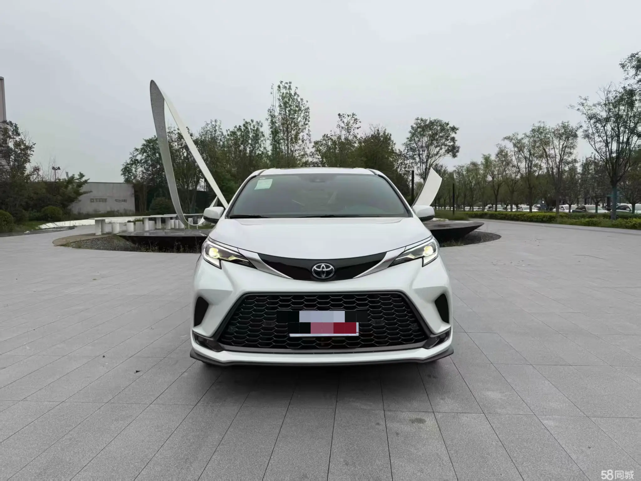 Toyota Granvia 2025 car image #3