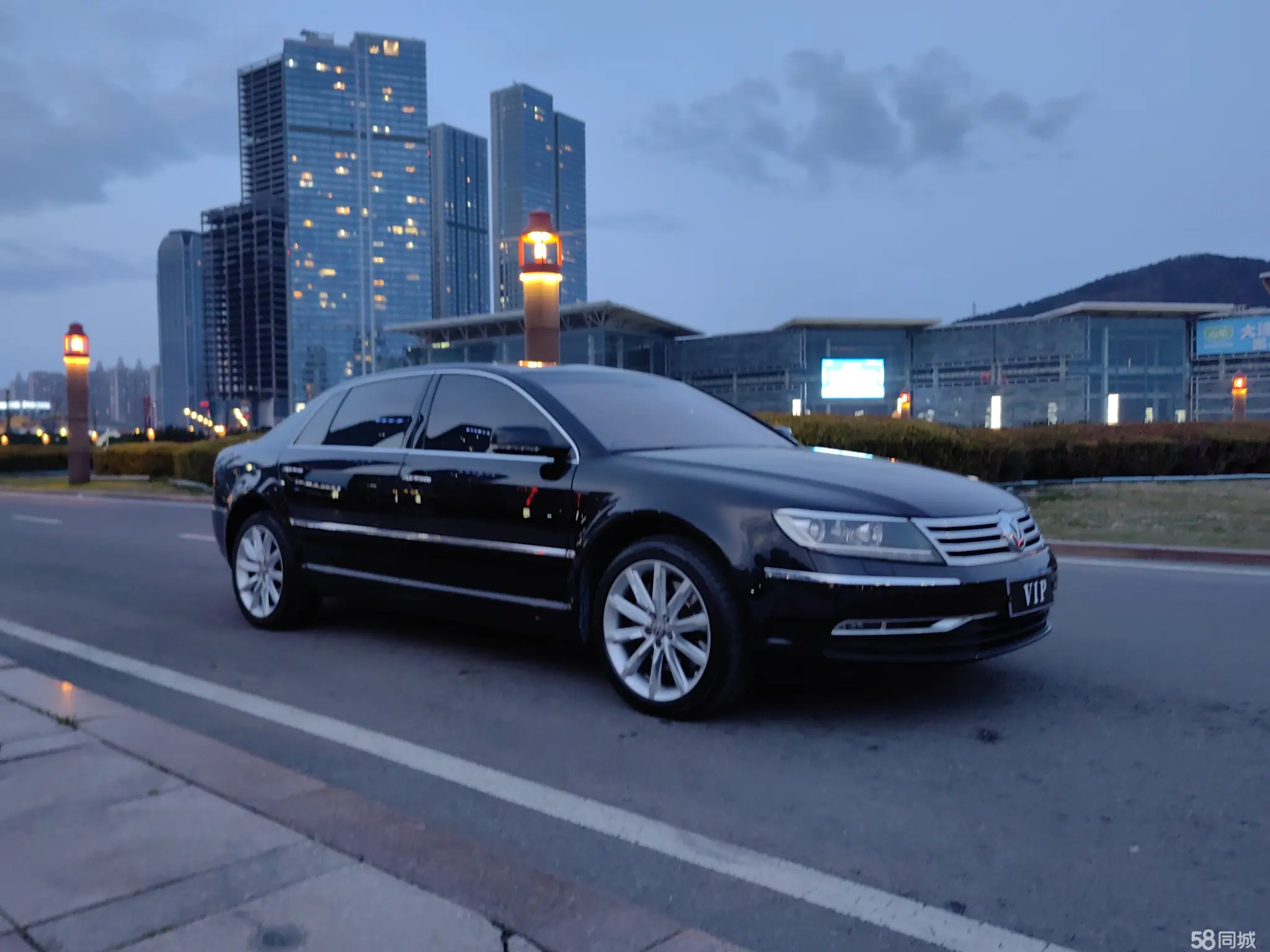 Volkswagen Pheaton 2013 immagine di auto #3