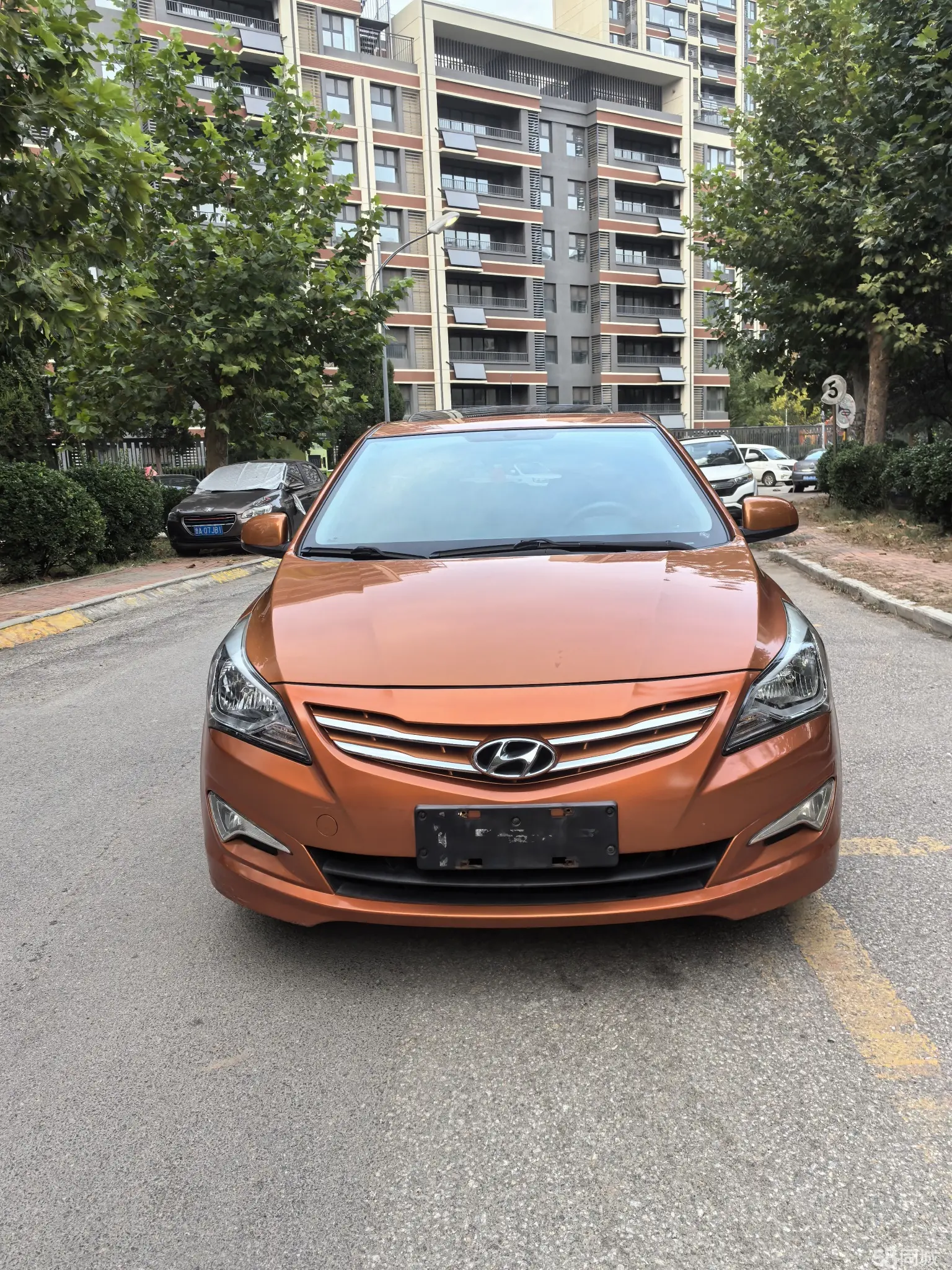 Hyundai Reina Hatchback 2014 #3 Hyundai Reina Hatchback 2014 car image #3