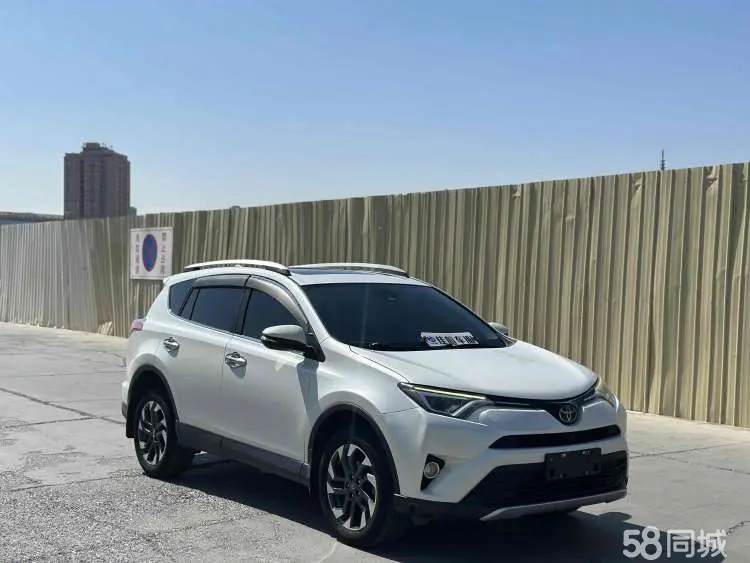 Toyota RAV4 2018 car image #3