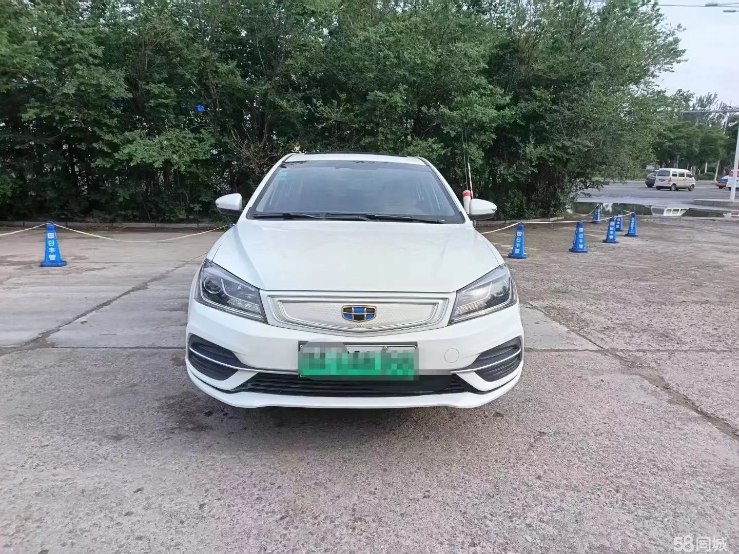 GEELY Emgrand New Energy 2018 car image #3