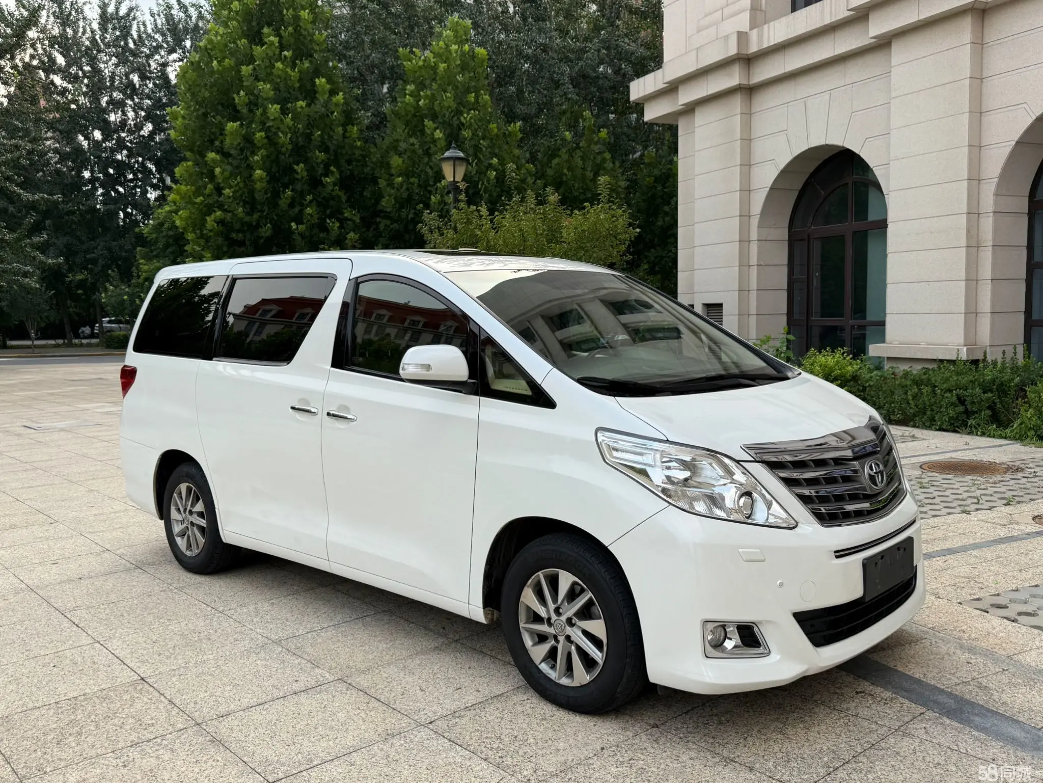 丰田 埃尔法 2013 汽车图片 #3