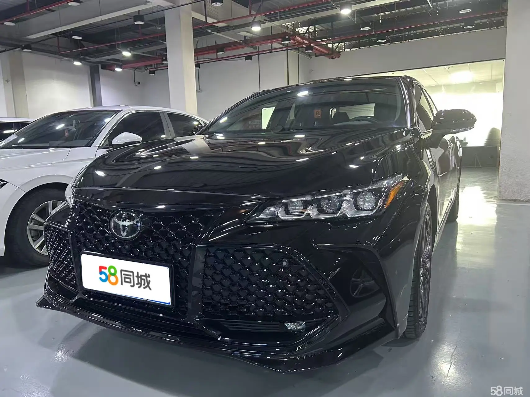 Toyota Avalon 2019 car image #3