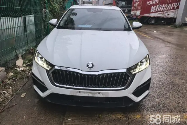 Skoda Octavia (Imported) 2024 car image #3