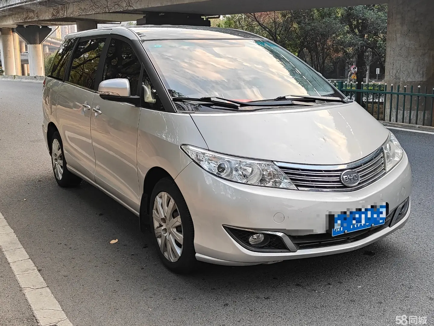 BYD M6 2016 изображение автомобиля #3