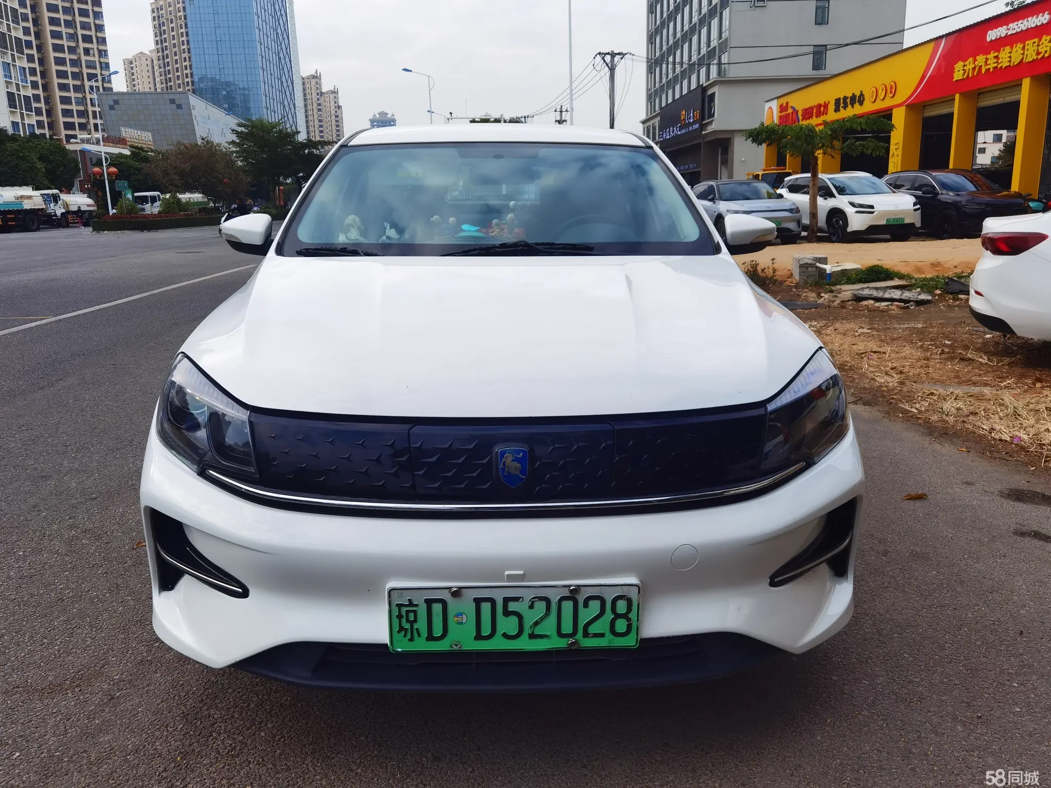 Forthing S60 EV 2022 car image #3