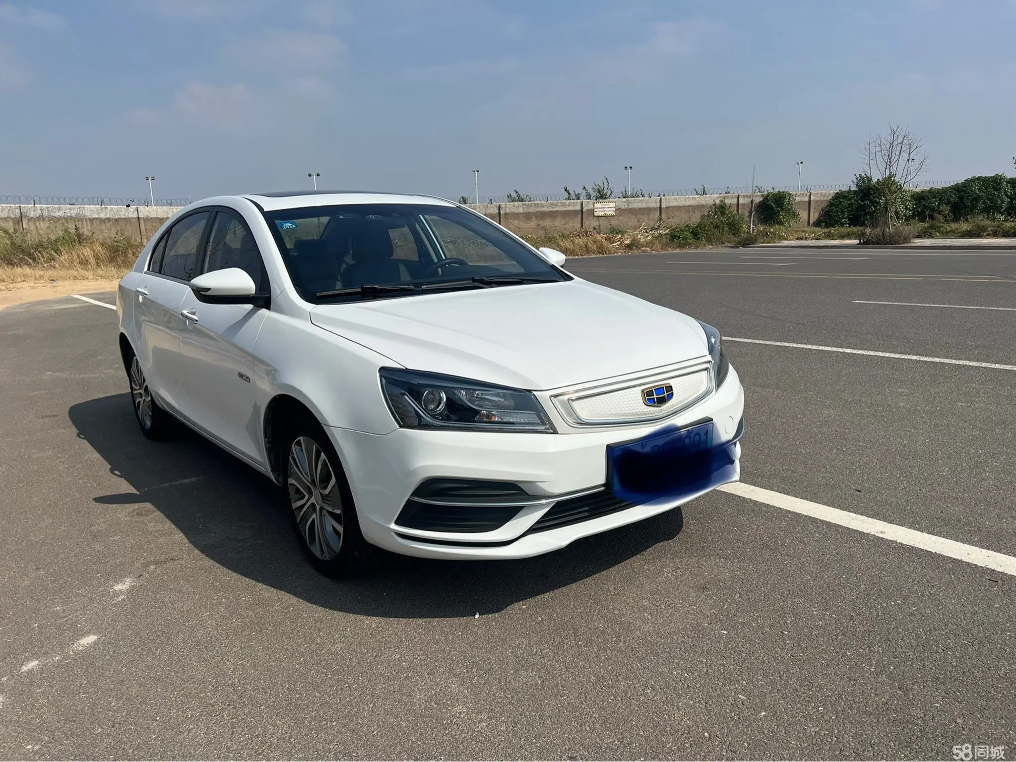 GEELY Emgrand New Energy 2018 car image #3