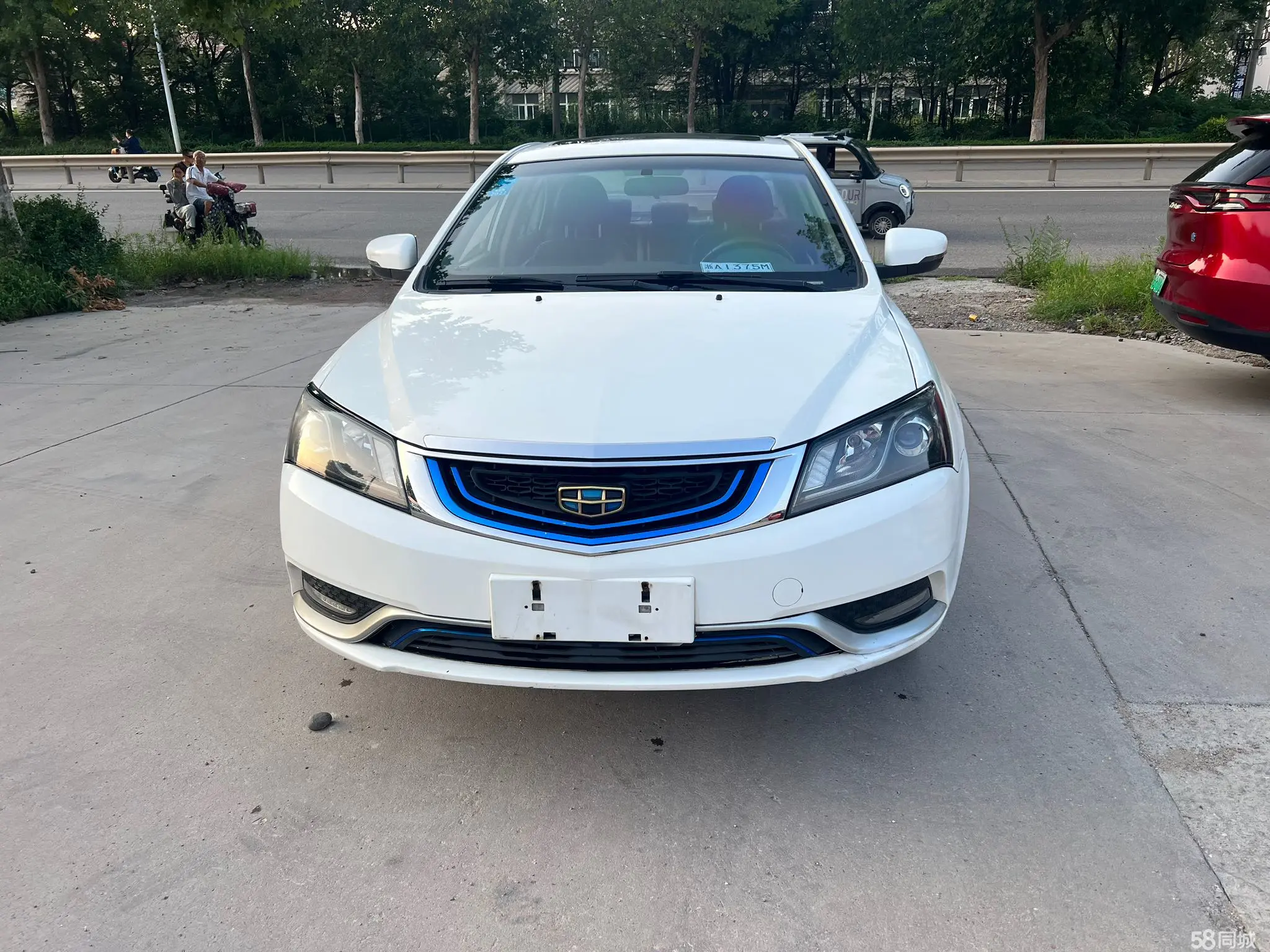 GEELY Emgrand New Energy 2017 #3 GEELY Emgrand New Energy 2017 car image #3