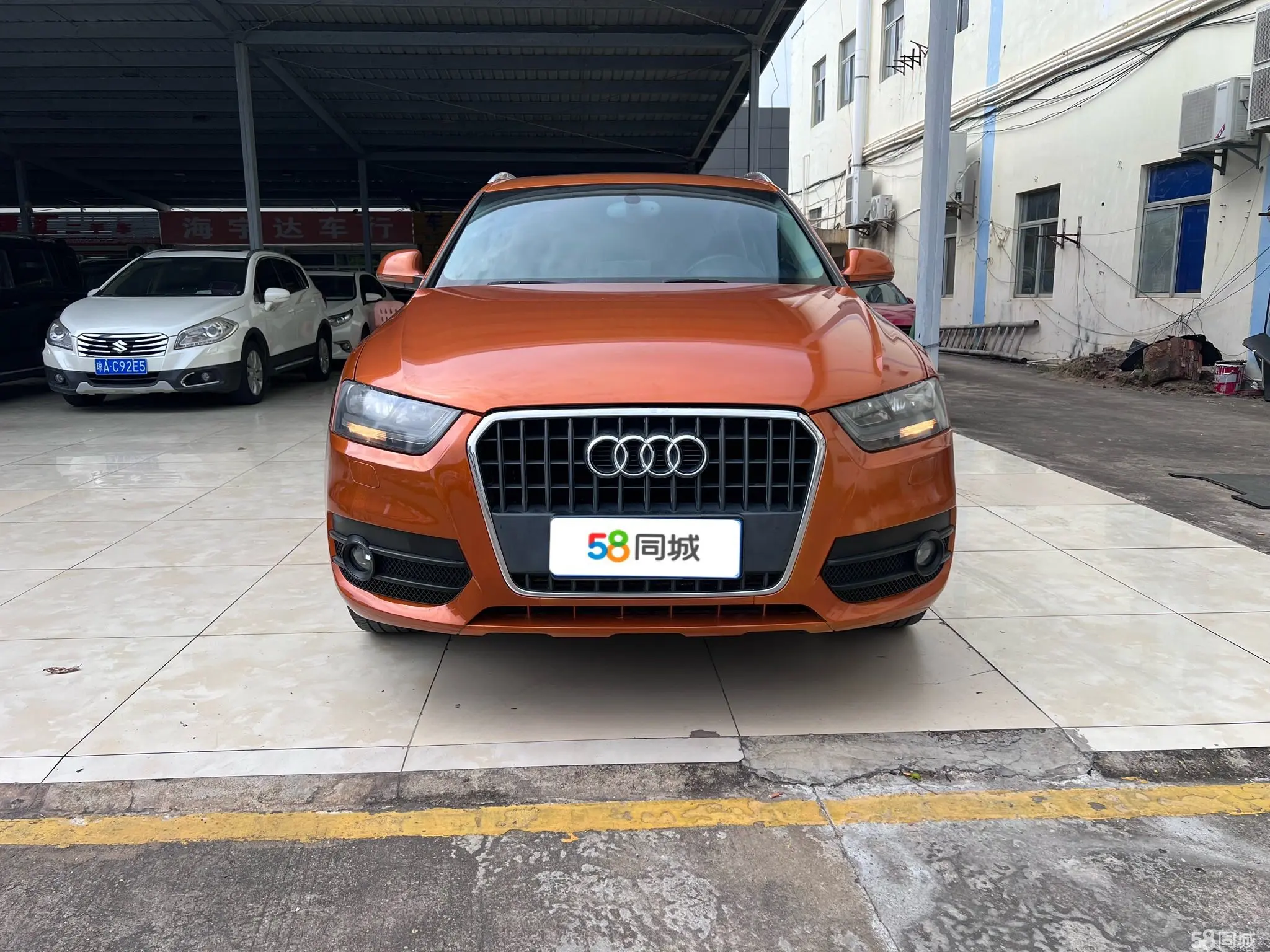 Audi Q3 2013 car image #3