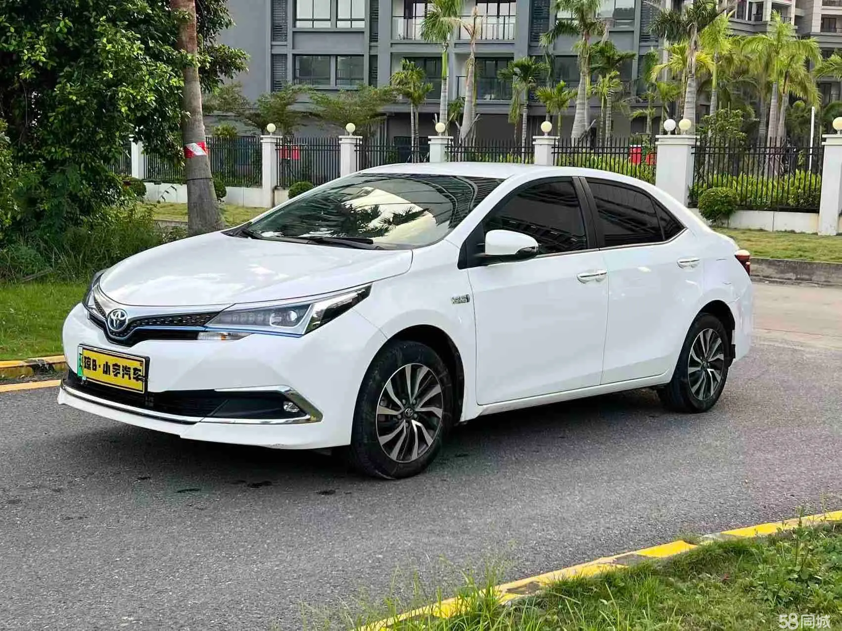 Toyota Corolla Hybird E+ 2021 car image #3