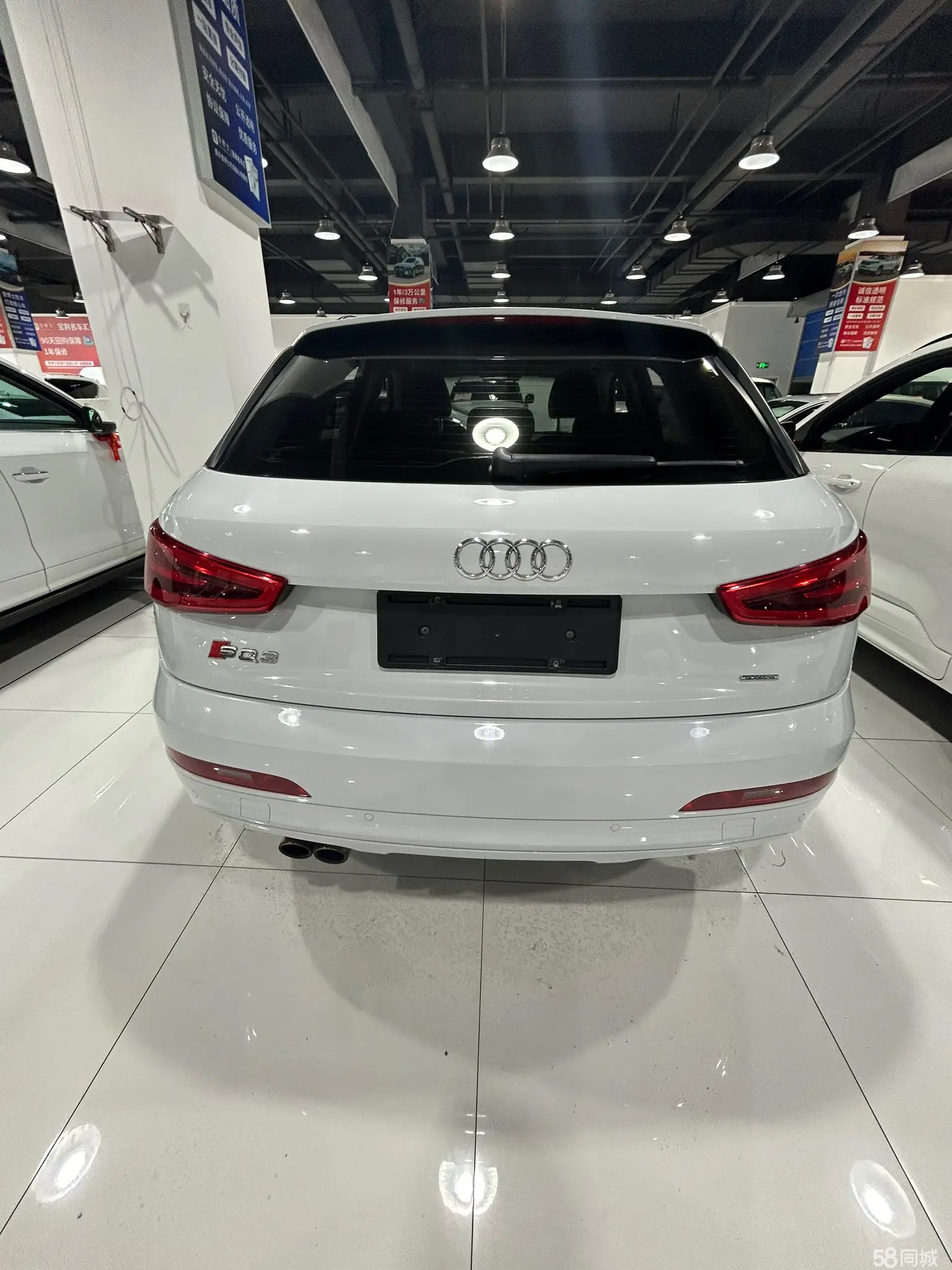 Audi Q3 2016 car image #3