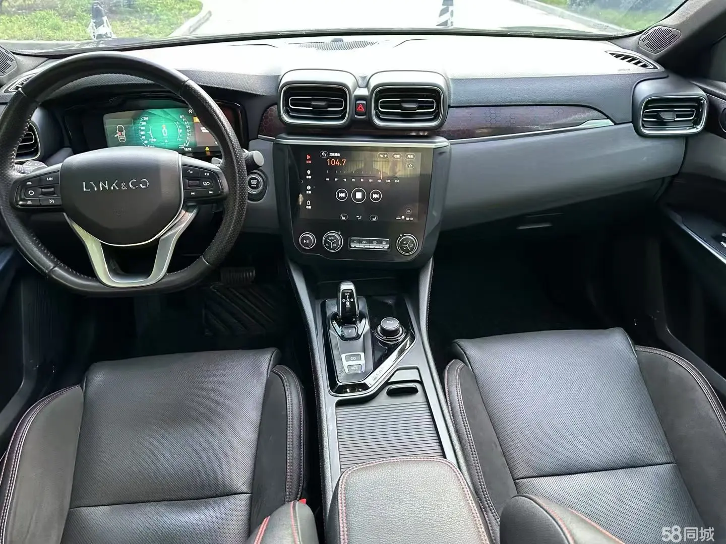 Lynk & Co 03 2019 #3 Lynk & Co 03 2019 car image #3