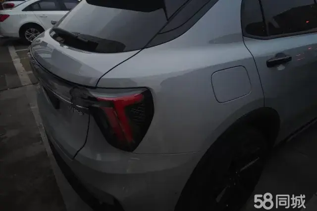 Lynk & Co 01 EM-P 2022 car image #3