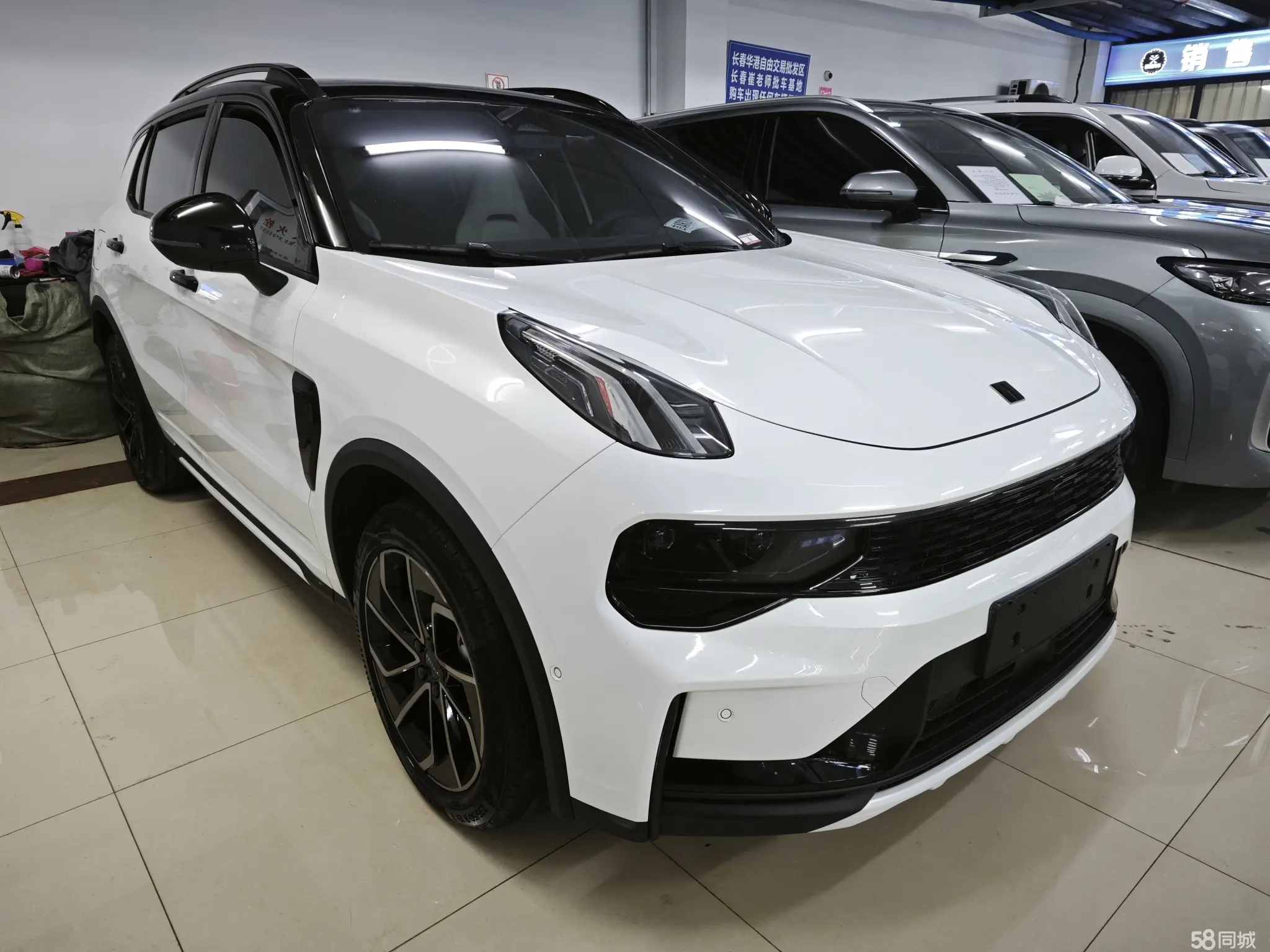 Lynk & Co 01 EM-P 2022 #3 Lynk & Co 01 EM-P 2022 car image #3