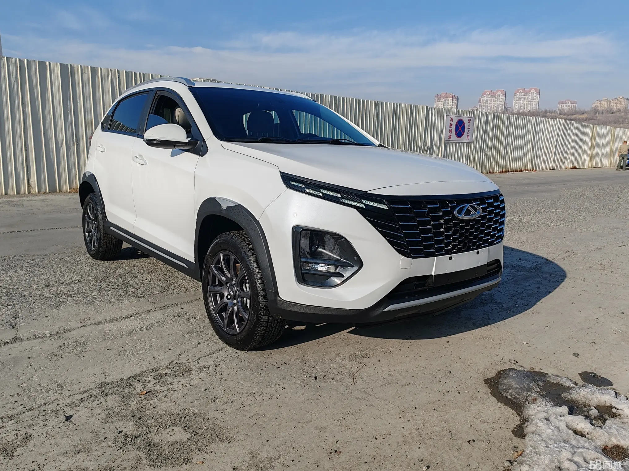 Chery Tiggo 3x 2023 car image #3