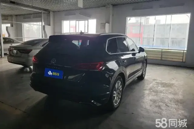 Volkswagen Touareg 2022 car image #3