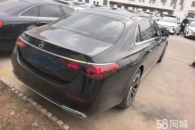 Mercedes-Benz E Class 2025 car image #3