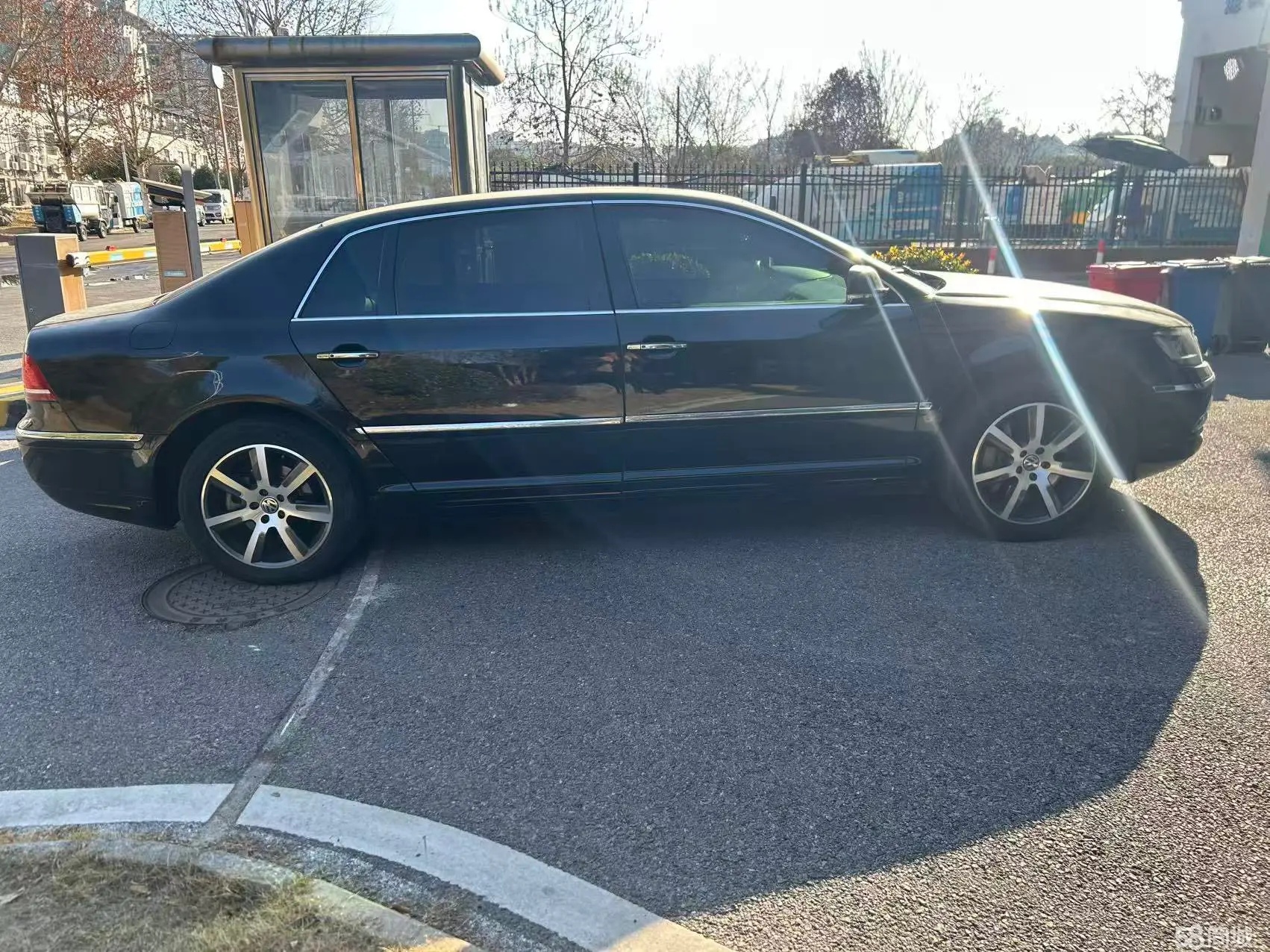 Volkswagen Pheaton 2013 immagine di auto #3