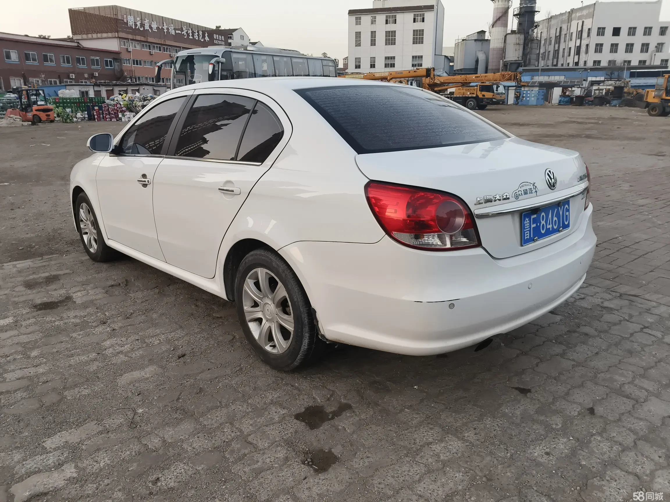 Volkswagen Lavida 2010 car image #3