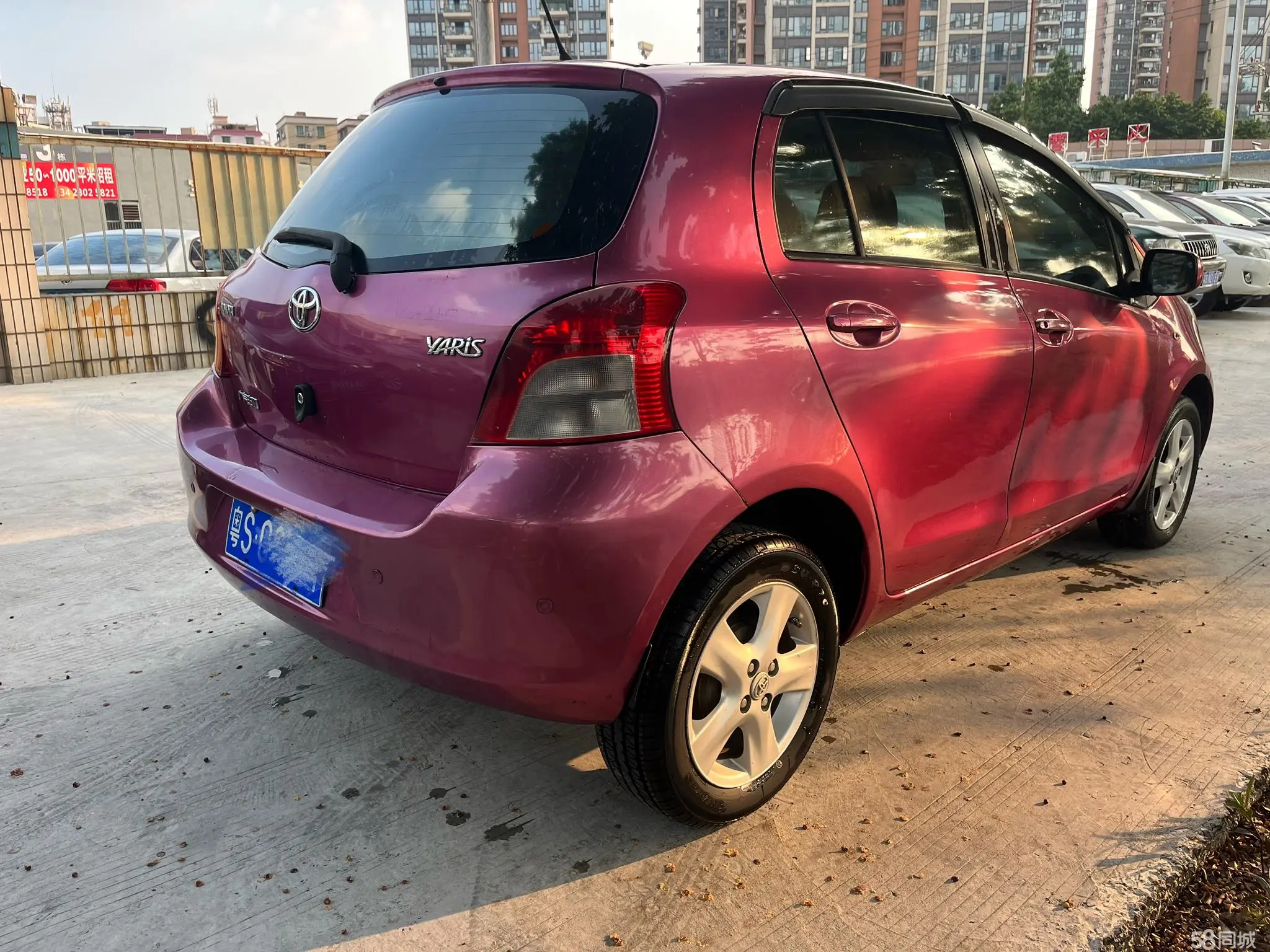 Toyota Yaris 2010 car image #3