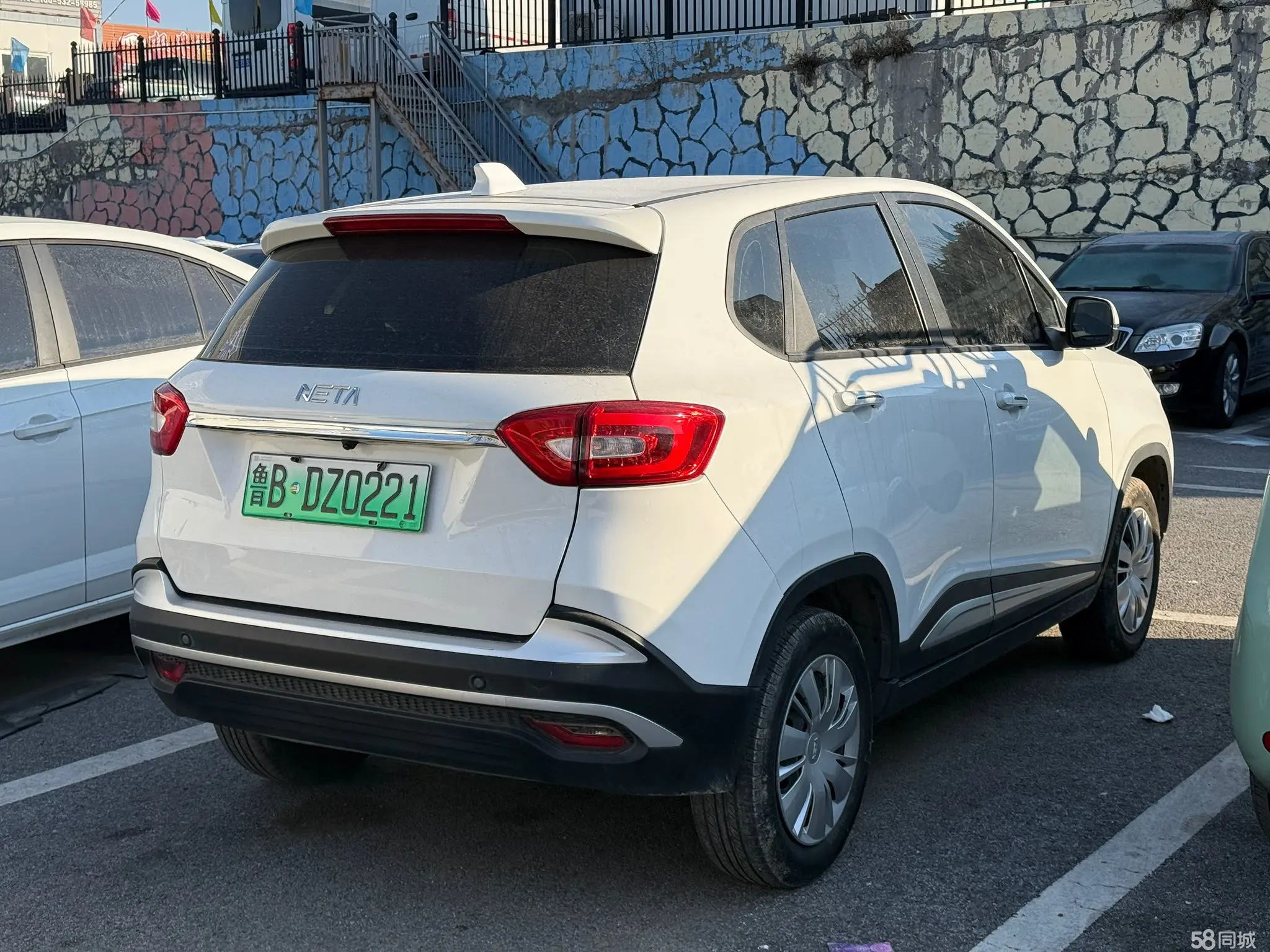 哪吒汽车 哪吒N01 2020 汽车图片 #3