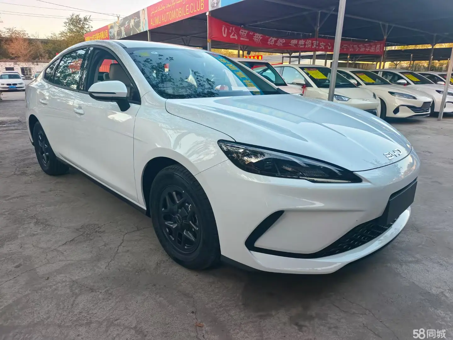 BYD Seal 05 DM-i 2025 #3 BYD Seal 05 DM-i 2025 car image #3